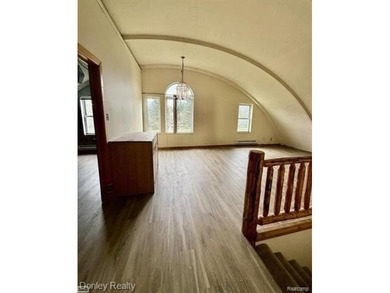 Unique home with tons of potential for really cool - photo 9