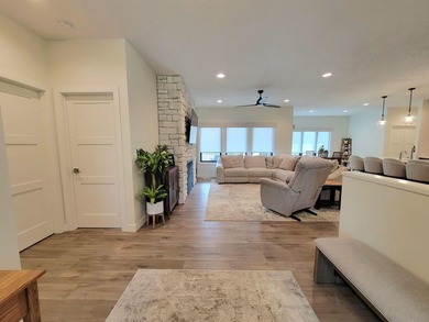 QUALITY CUSTOM BUILT HOME in 2022. THIS home is better than new - photo 4