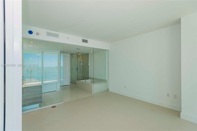 Spectacular unit at the Iconic Paraiso Bay Condo! Stunning