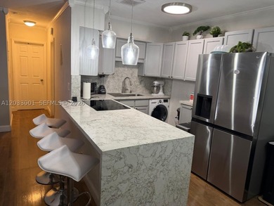 Great location in the Golden Isle Subdivision with security - photo 3