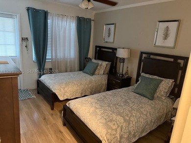 Great location in the Golden Isle Subdivision with security - photo 6
