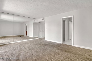 RIVERFRONT LIVING AT ITS FINEST! This stunning ground floor - photo 22