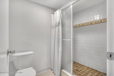 RIVERFRONT LIVING AT ITS FINEST! This stunning ground floor - photo 27
