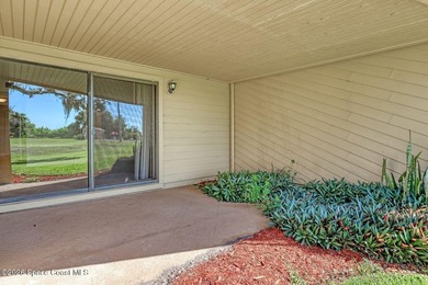 RIVERFRONT LIVING AT ITS FINEST! This stunning ground floor - photo 34