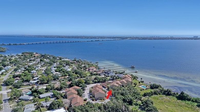 RIVERFRONT LIVING AT ITS FINEST! This stunning ground floor - photo 42