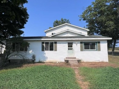 Lake Home For Sale in Houghton Lake, Michigan