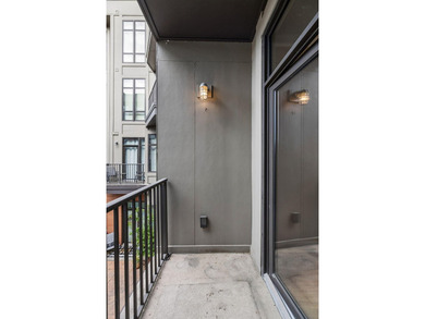Beautifully updated 1-bedroom, 1-bath condo in downtown - photo 5