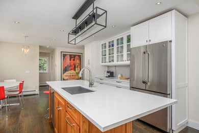 This classic jewel box in the heart of Water Mill is a - photo 14