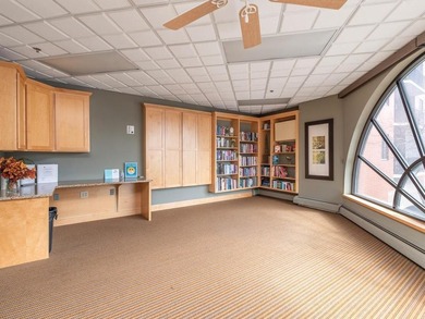 Enjoy bright mornings in this beautifully updated east-facing - photo 18