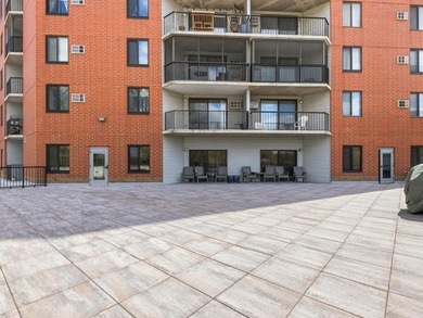 Enjoy bright mornings in this beautifully updated east-facing - photo 24