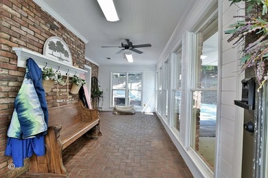 Experience Lake Harding at its finest from this recently - photo 10
