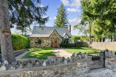 Lake Mohawk lakefront, picturesque 4-bedroom, 3-bathroom home - photo 3
