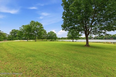 Welcome to Sanctuary, a beautiful, gated community on a serene - photo 3