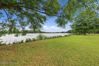Welcome to Sanctuary, a beautiful, gated community on a serene - photo 7