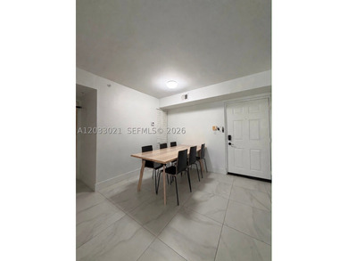 BEAUTIFUL FULLY REMODELED 2 BEDROOMS 1 BAT APPARTMENT IN THE - photo 1