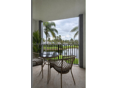 BEAUTIFUL FULLY REMODELED 2 BEDROOMS 1 BAT APPARTMENT IN THE - photo 2