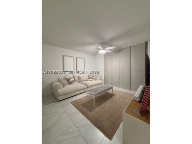 BEAUTIFUL FULLY REMODELED 2 BEDROOMS 1 BAT APPARTMENT IN THE - photo 3