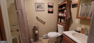 Welcome to Cranberry Run's 55+ Adult Community! This spacious 1 - photo 13