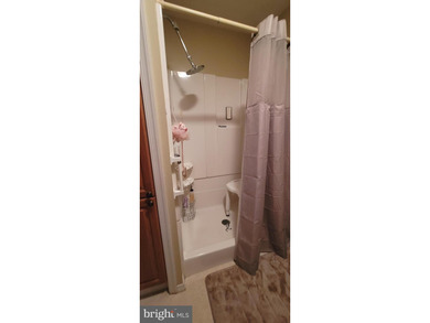 Welcome to Cranberry Run's 55+ Adult Community! This spacious 1 - photo 15