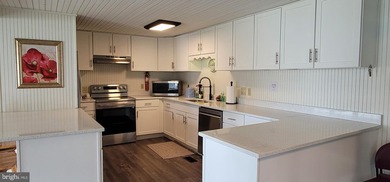 Welcome to Cranberry Run's 55+ Adult Community! This spacious 1 - photo 39