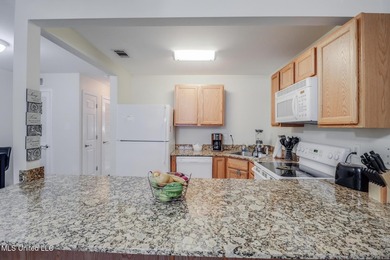 Your Coastal Getaway Awaits! Step into this charming 1-bedroom - photo 4