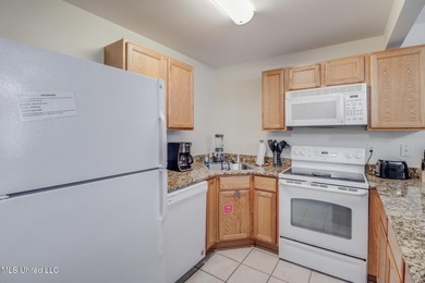 Your Coastal Getaway Awaits! Step into this charming 1-bedroom - photo 6