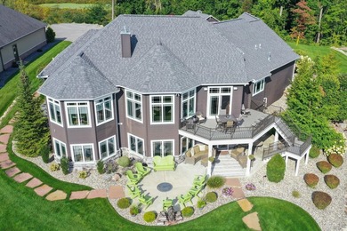 Magnificent 3 BD, 2 BA, 2 half-bath, 3,119-sq-ft, one-owner home - photo 7
