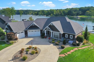 Magnificent 3 BD, 2 BA, 2 half-bath, 3,119-sq-ft, one-owner home - photo 8