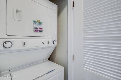 Your Coastal Getaway Awaits! Step into this charming 1-bedroom - photo 10