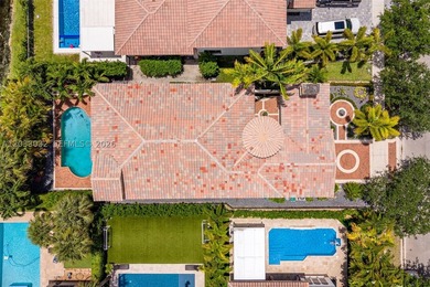 Experience luxury living in the prestigious Parkland Golf & - photo 2
