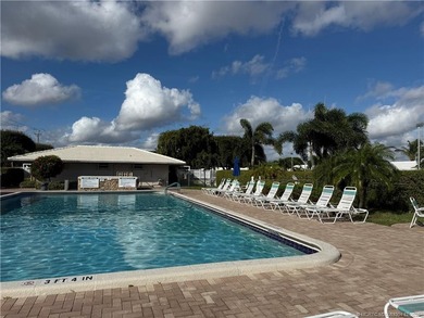 Welcome to carefree South Florida living! This charming one - photo 15