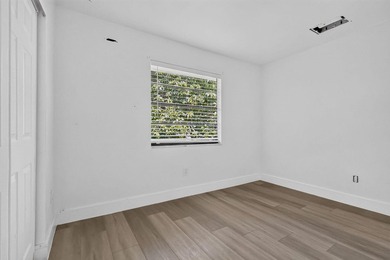 Stylish updates, modern finishes, 2019 Roof and an unbeatable - photo 23