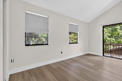 Stylish updates, modern finishes, 2019 Roof and an unbeatable - photo 27