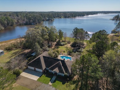 Lake Home For Sale in Hattiesburg, Mississippi