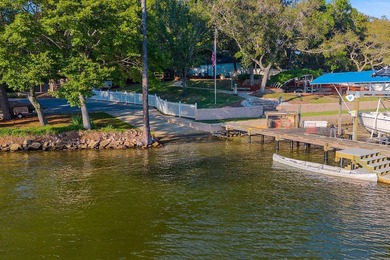 This is the waterfront lifestyle so many dream about, truly a - photo 48