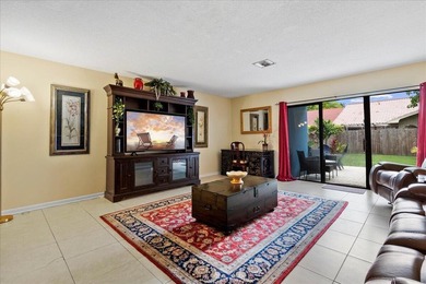 Bright, stylish, and move-in ready! This beautifully maintained - photo 4