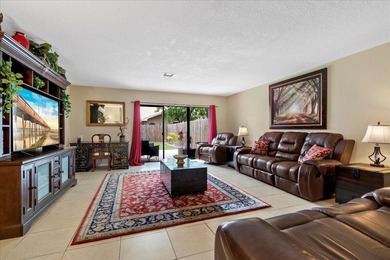 Bright, stylish, and move-in ready! This beautifully maintained - photo 6