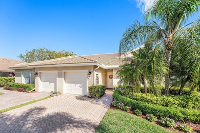 This beautifully updated lakefront villa blends timeless comfort - photo 3