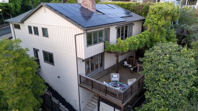 Welcome to 70 St. James Place - a beautifully reimagined - photo 4