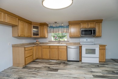 Discover the opportunity to create your own lake-area retreat on - photo 28