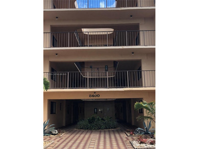 Gorgeous 2-bedroom, 2 full-bath unit ideally located in West