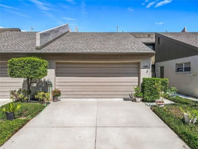 (private lake, pond, creek) Townhome/Townhouse For Sale in Fern Park Florida