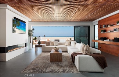 Welcome to coastal luxury redefined. Perfectly positioned - photo 1