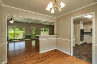 Spacious 3-bedroom, 2.5-bath home on a cul-de-sac near the - photo 11