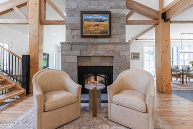 Location, luxury, and indoor/outdoor space abound at 2585 Aspen - photo 12