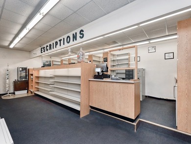 Welcome to 546 E Savannah Street - a high-visibility commercial - photo 8