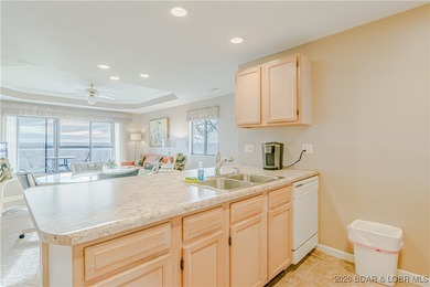 Turn-key 3 bedroom, 3 bathroom condo located in the desirable - photo 19