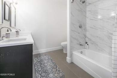 Location, luxury, and indoor/outdoor space abound at 2585 Aspen - photo 21
