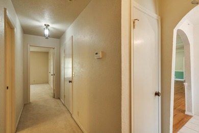 Spacious 3-bedroom, 2.5-bath home on a cul-de-sac near the - photo 21