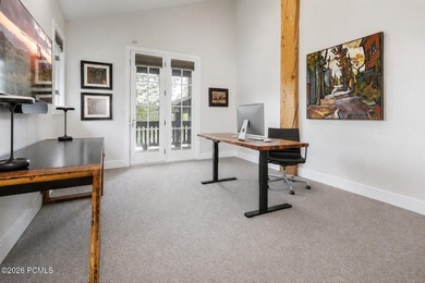 Location, luxury, and indoor/outdoor space abound at 2585 Aspen - photo 22